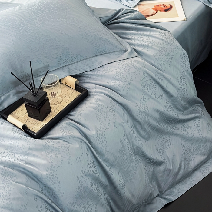 91家纺网 家纺一手货源 找家纺 金昱纺 2025新款50双股100支长绒棉贡缎提花高定四件套轻奢部落·极岩兰