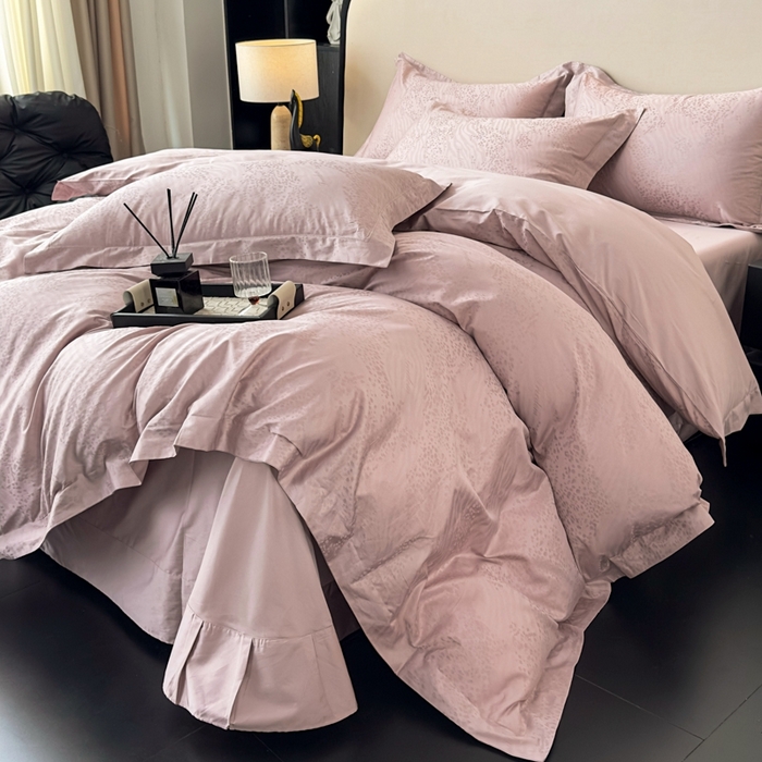 91家纺网 家纺一手货源 找家纺 金昱纺 2025新款50双股100支长绒棉贡缎提花高定四件套轻奢部落·玉粉