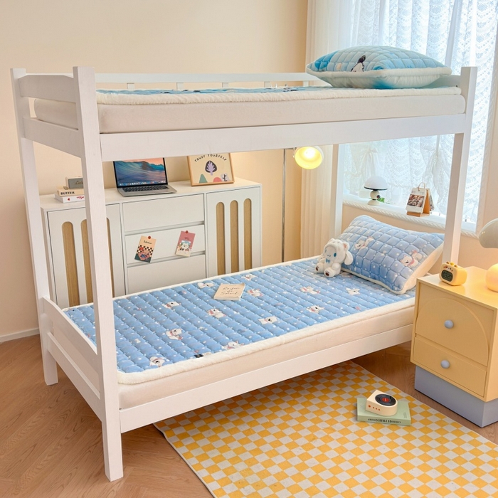 91家纺网 家纺一手货源 找家纺 爱屋及屋 2025新款牛奶绒印花床垫-宿舍床 点点萌狗