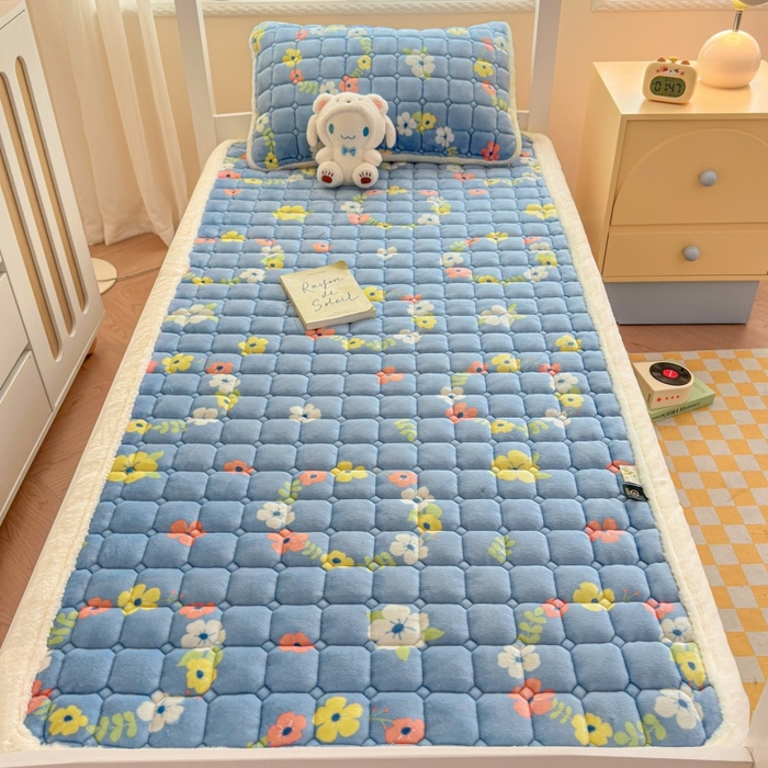 爱屋及屋 2025新款牛奶绒印花床垫-宿舍床 蓝色花海