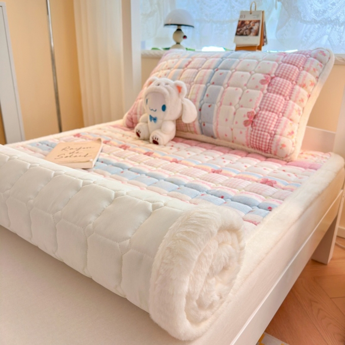91家纺网 家纺一手货源 找家纺 爱屋及屋 2025新款牛奶绒印花床垫-宿舍床 暖漾甜梦