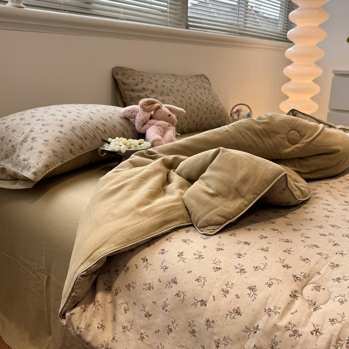 91家纺网 家纺一手货源 找家纺 一加一 2025新款40全棉双层纱印花中科抗菌被子四件套 花言