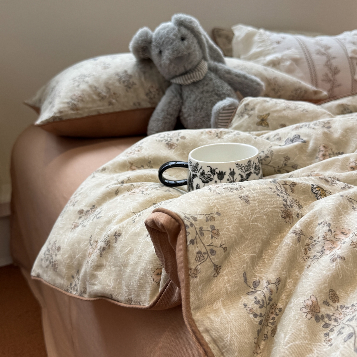 91家纺网 家纺一手货源 找家纺 一加一 2025新款40全棉双层纱印花中科抗菌被子四件套 沐风