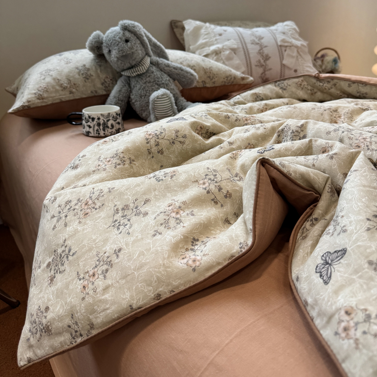 91家纺网 家纺一手货源 找家纺 一加一 2025新款40全棉双层纱印花中科抗菌被子四件套 沐风