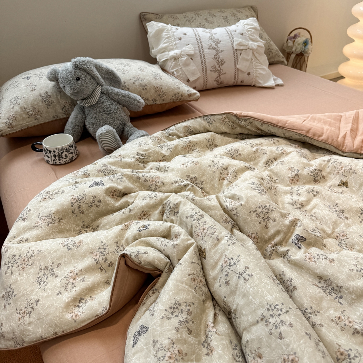 91家纺网 家纺一手货源 找家纺 一加一 2025新款40全棉双层纱印花中科抗菌被子四件套 沐风