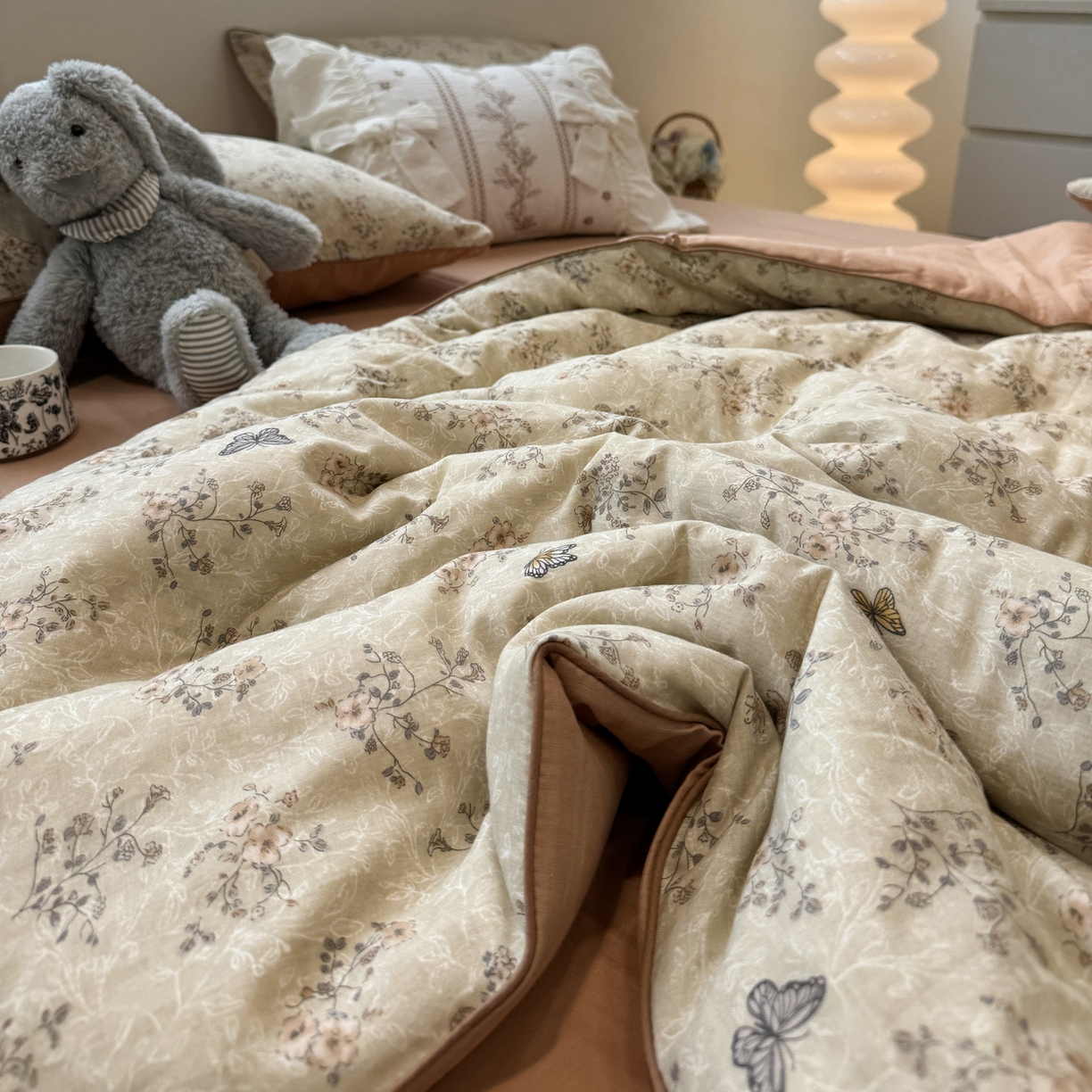 91家纺网 家纺一手货源 找家纺 一加一 2025新款40全棉双层纱印花中科抗菌被子四件套 沐风