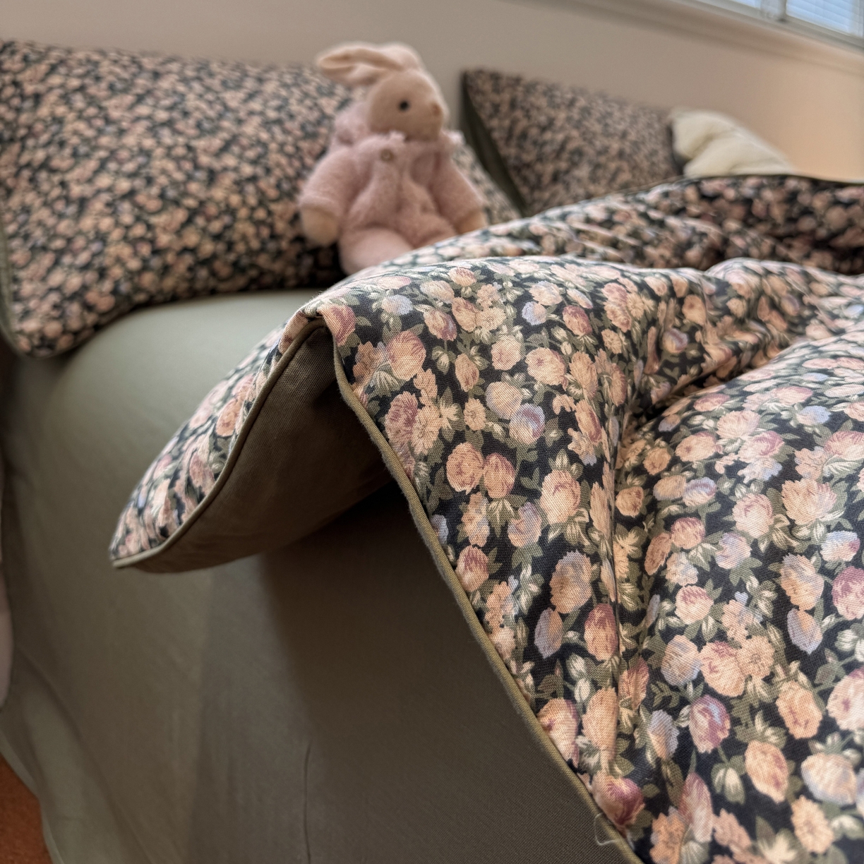 91家纺网 家纺一手货源 找家纺 一加一 2025新款40全棉双层纱印花中科抗菌被子四件套 暗香