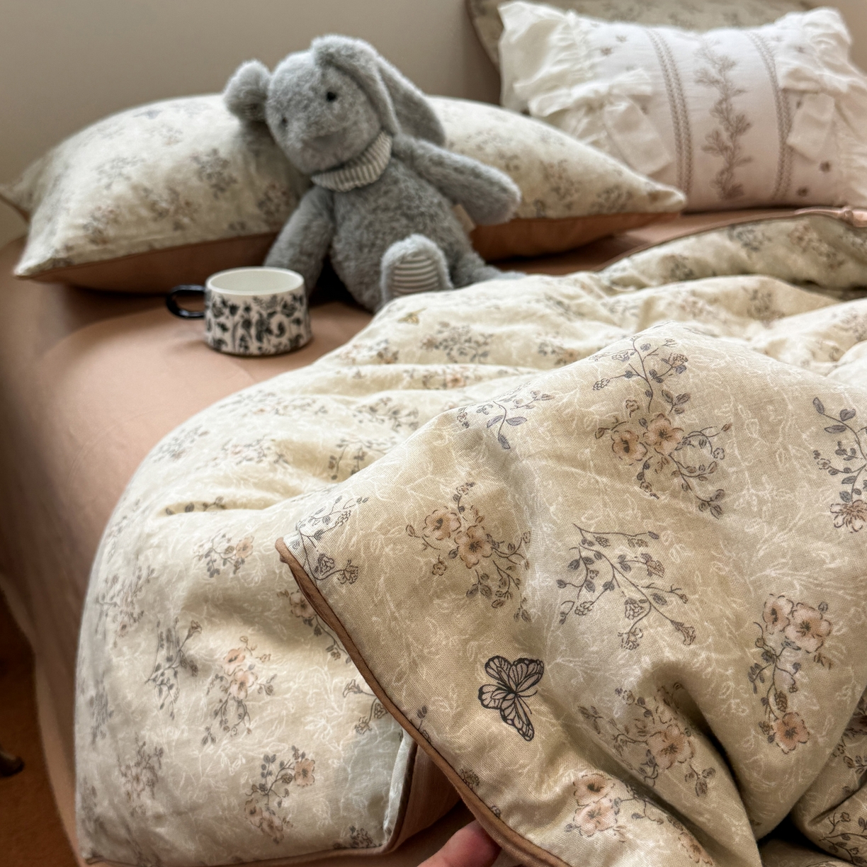 91家纺网 家纺一手货源 找家纺 一加一 2025新款40全棉双层纱印花中科抗菌被子四件套 沐风