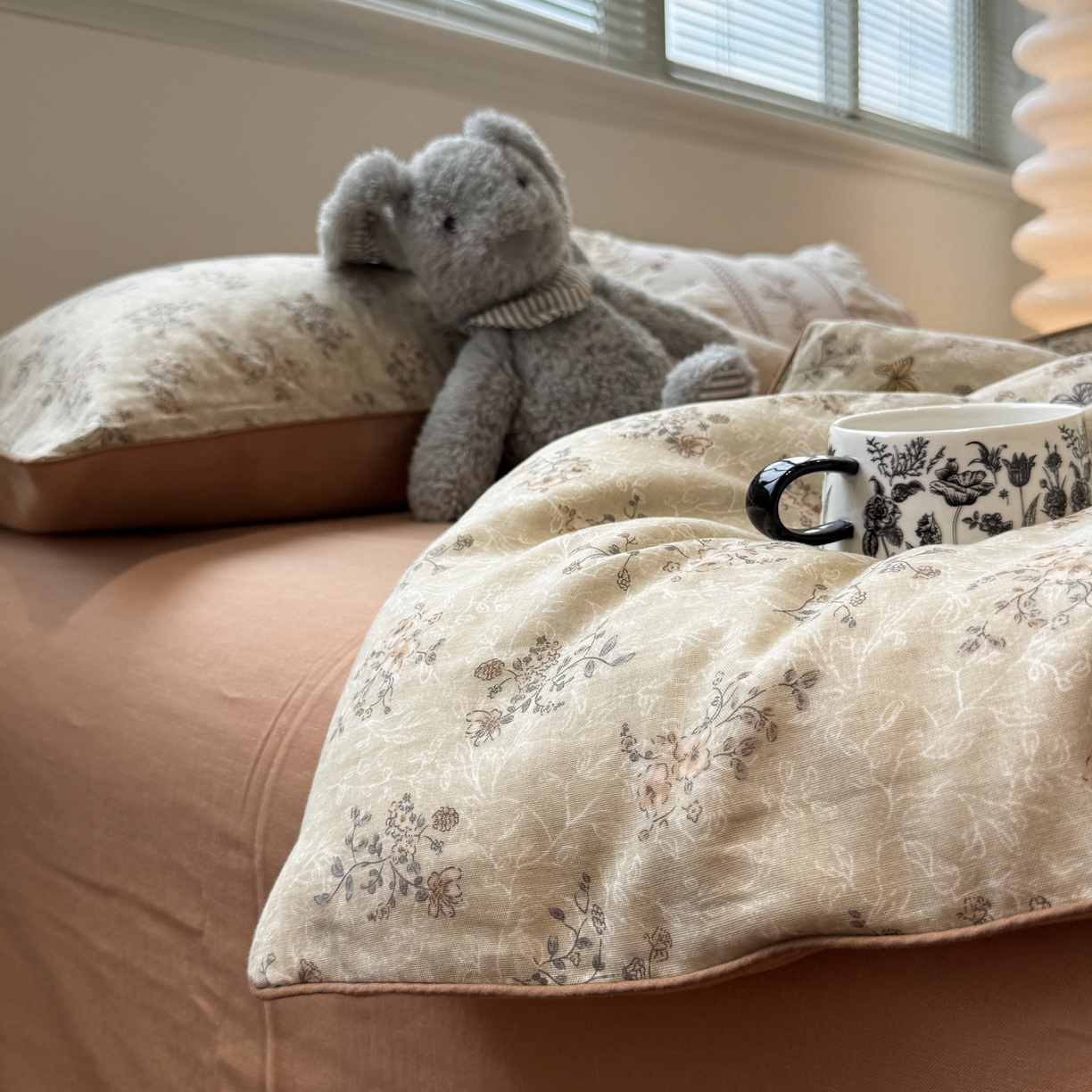 91家纺网 家纺一手货源 找家纺 一加一 2025新款40全棉双层纱印花中科抗菌被子四件套 沐风