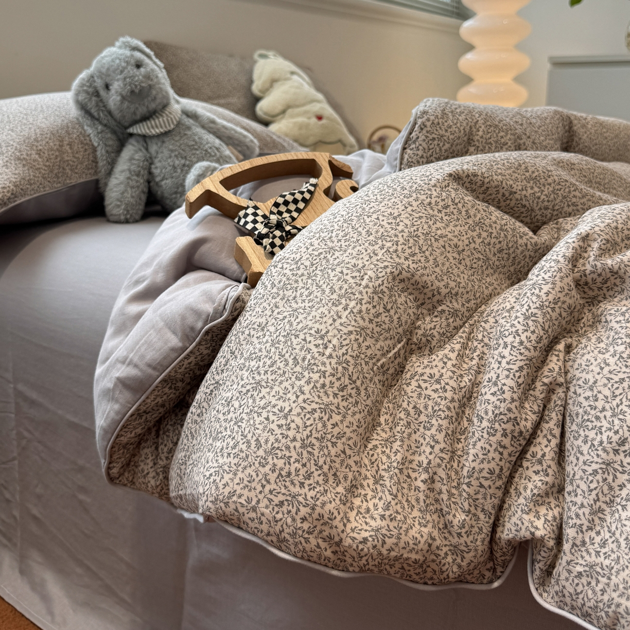 91家纺网 家纺一手货源 找家纺 一加一 2025新款40全棉双层纱印花中科抗菌被子四件套 蓝萱