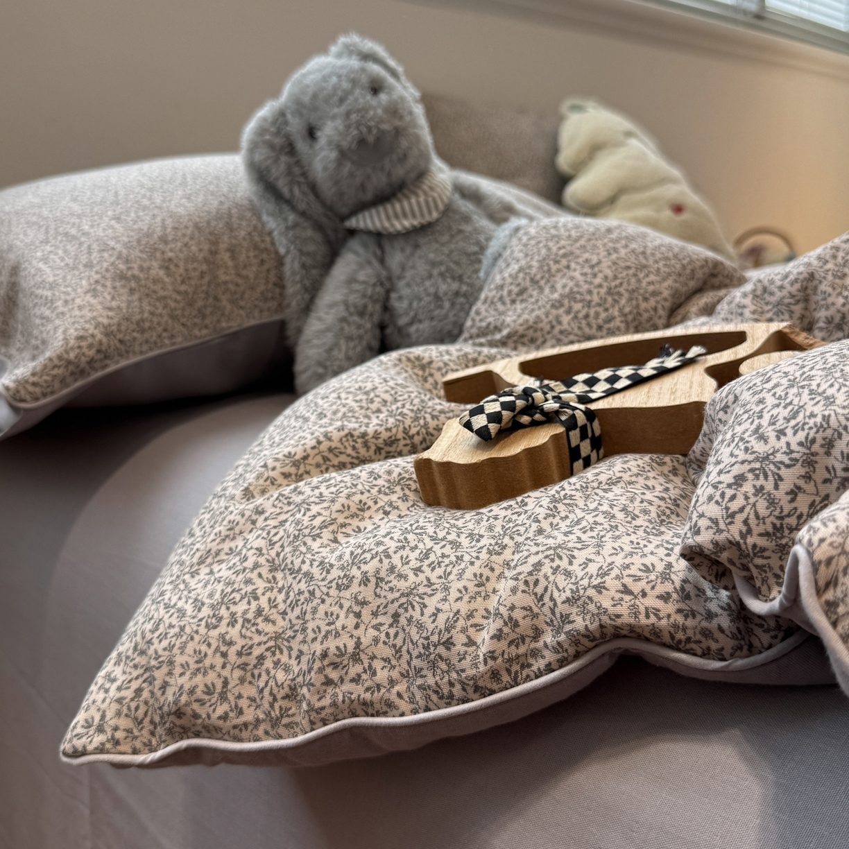 91家纺网 家纺一手货源 找家纺 一加一 2025新款40全棉双层纱印花中科抗菌被子四件套 蓝萱