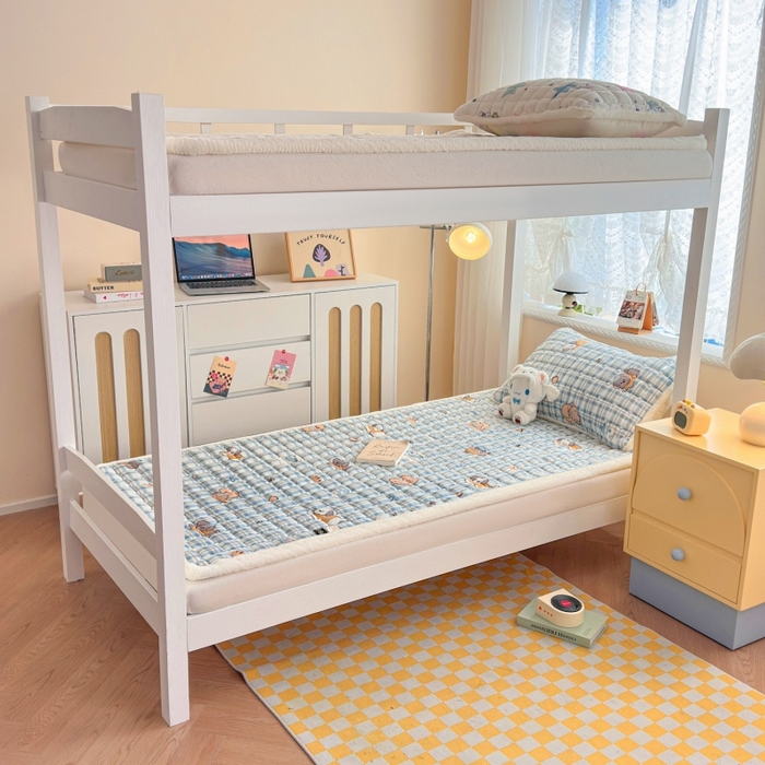 91家纺网 家纺一手货源 找家纺 爱屋及屋 2025新款牛奶绒印花床垫-宿舍床 竖格萌宠