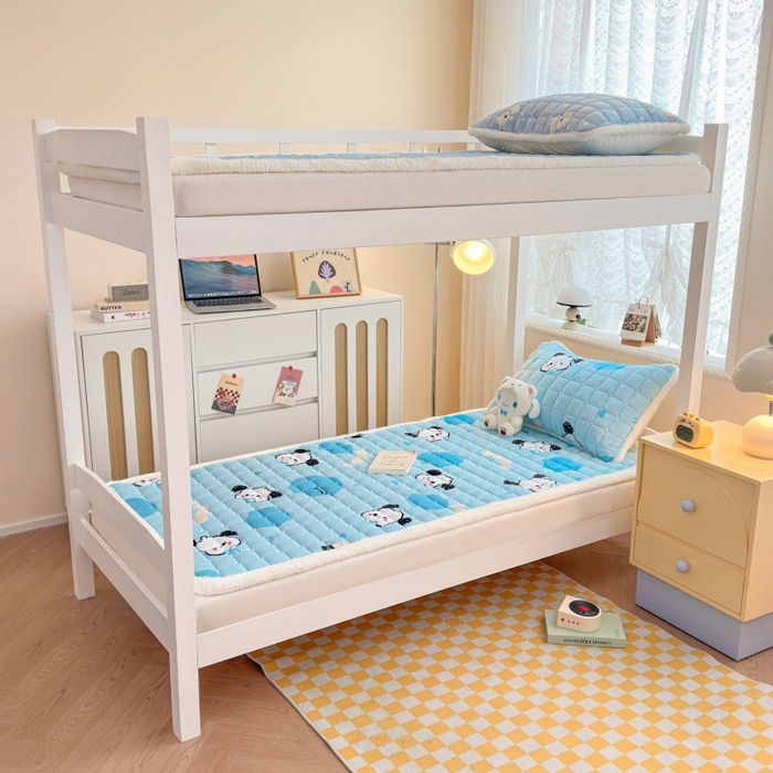 91家纺网 家纺一手货源 找家纺 爱屋及屋 2025新款牛奶绒印花床垫-宿舍床 涂鸦狗