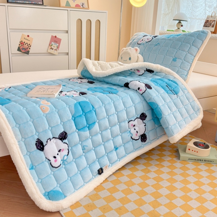 91家纺网 家纺一手货源 找家纺 爱屋及屋 2025新款牛奶绒印花床垫-宿舍床 涂鸦狗