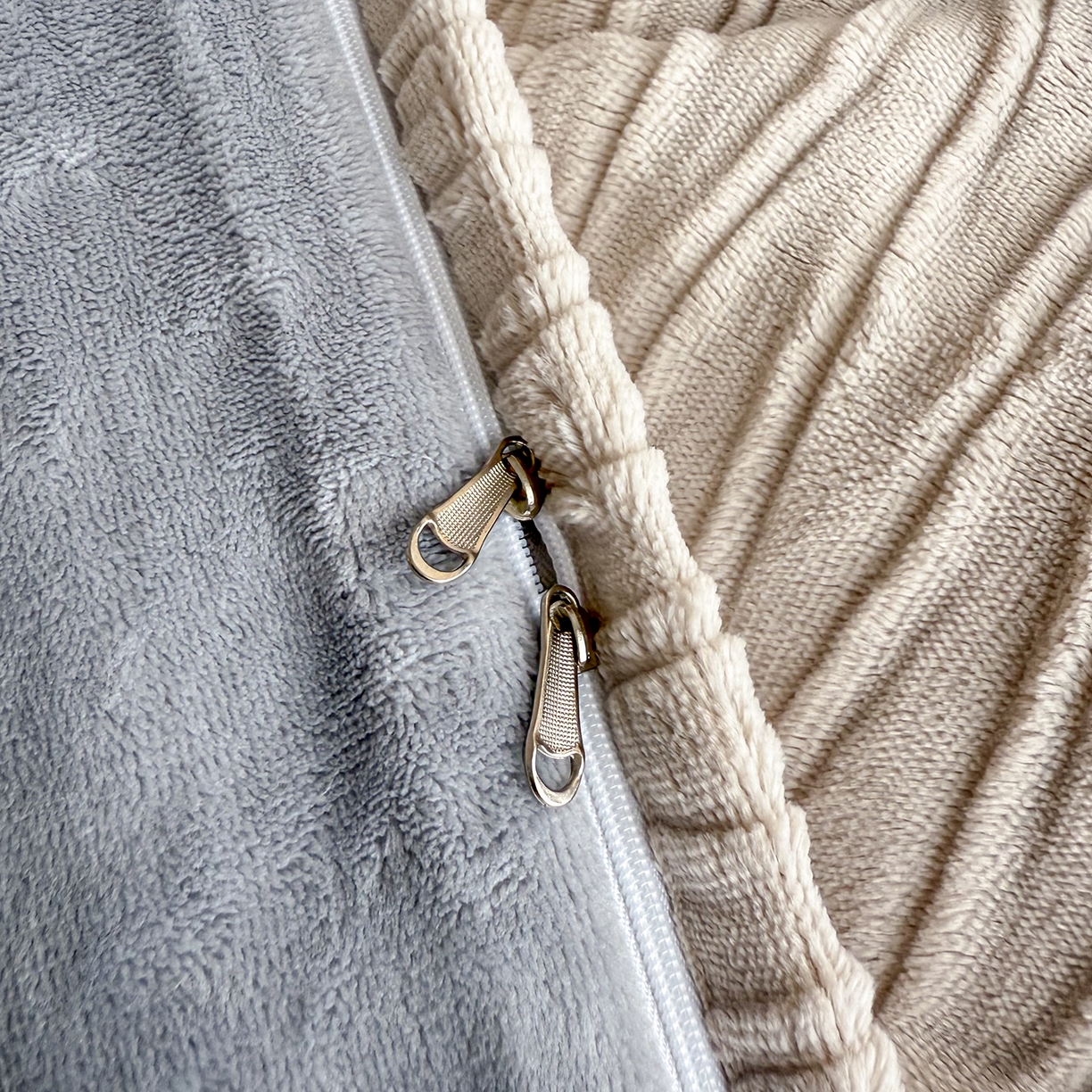 91家纺网 家纺一手货源 找家纺 锦罗绣 2025新款全消光烂花230克牛奶绒四件套 花想容