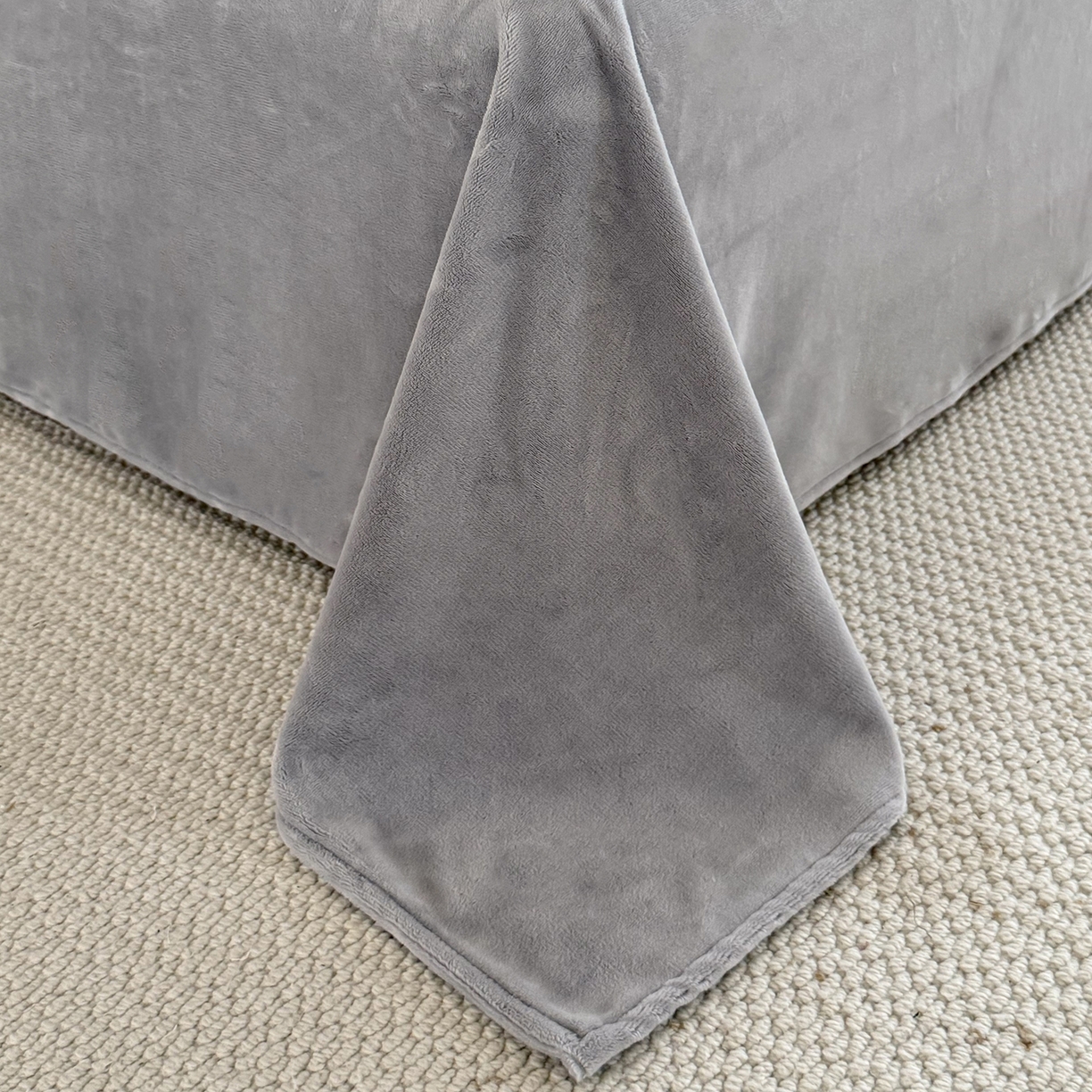 91家纺网 家纺一手货源 找家纺 锦罗绣 2025新款全消光烂花230克牛奶绒四件套 花想容