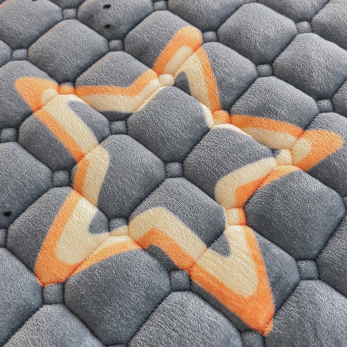 91家纺网 家纺一手货源 找家纺 爱屋及屋 2025新款牛奶绒印花床垫-宿舍床 星星灰