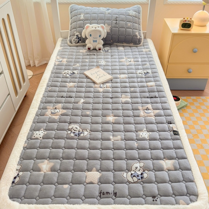 爱屋及屋 2025新款牛奶绒印花床垫-宿舍床 星星小狗