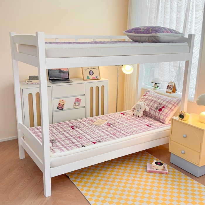 91家纺网 家纺一手货源 找家纺 爱屋及屋 2025新款牛奶绒印花床垫-宿舍床 紫调草莓