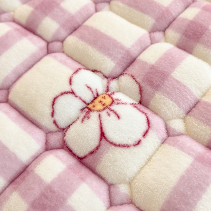 91家纺网 家纺一手货源 找家纺 爱屋及屋 2025新款牛奶绒印花床垫-宿舍床 紫调草莓