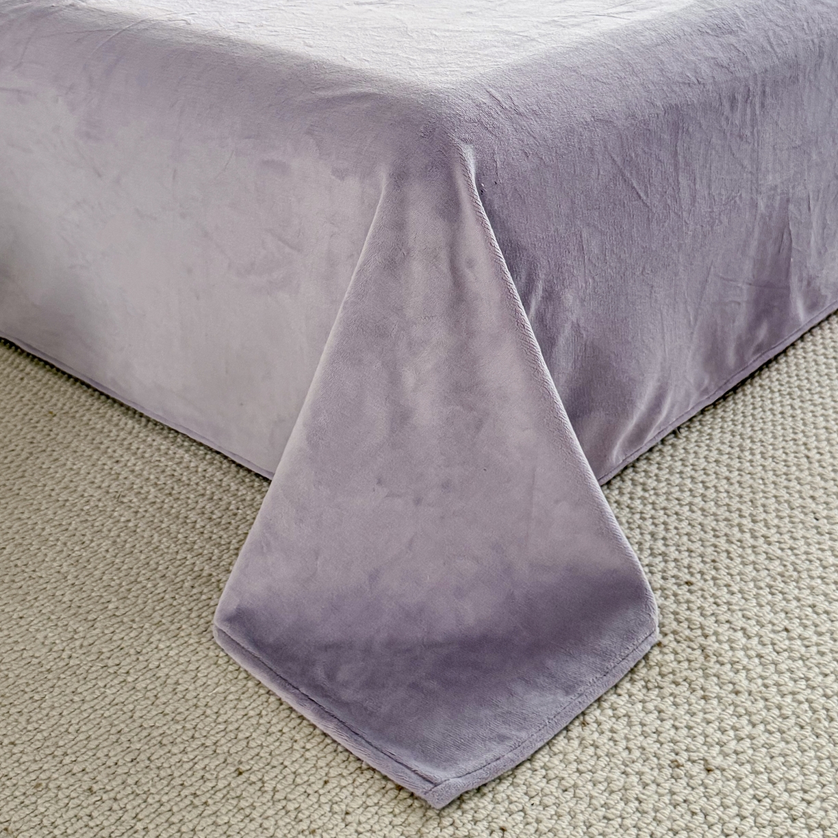 91家纺网 家纺一手货源 找家纺 锦罗绣 2025新款全消光烂花230克牛奶绒四件套 梵希