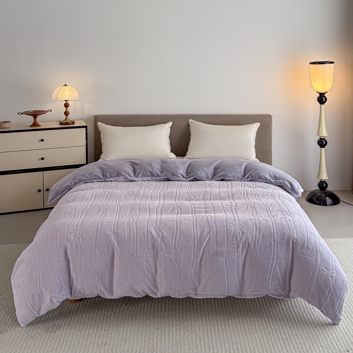 91家纺网 家纺一手货源 找家纺 锦罗绣 2025新款全消光烂花230克牛奶绒四件套 梵希