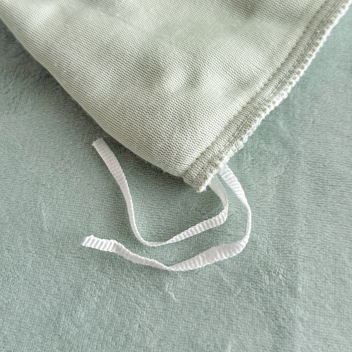 91家纺网 家纺一手货源 找家纺 锦罗绣 2025新款全消光烂花230克牛奶绒四件套 洛伊绿