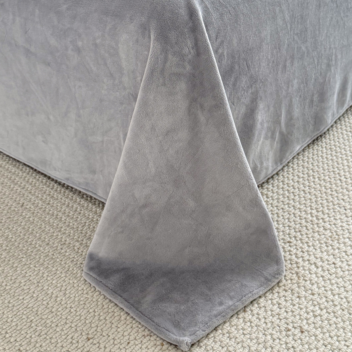 91家纺网 家纺一手货源 找家纺 锦罗绣 2025新款全消光烂花230克牛奶绒四件套 玫瑰香