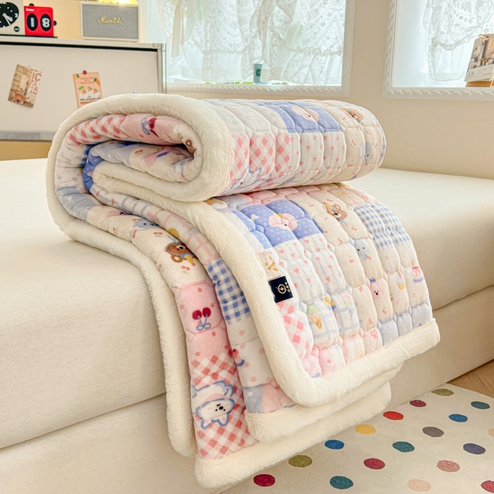 91家纺网 家纺一手货源 找家纺 爱屋及屋 2025新款牛奶绒印花床垫-大床款 快乐萌宠