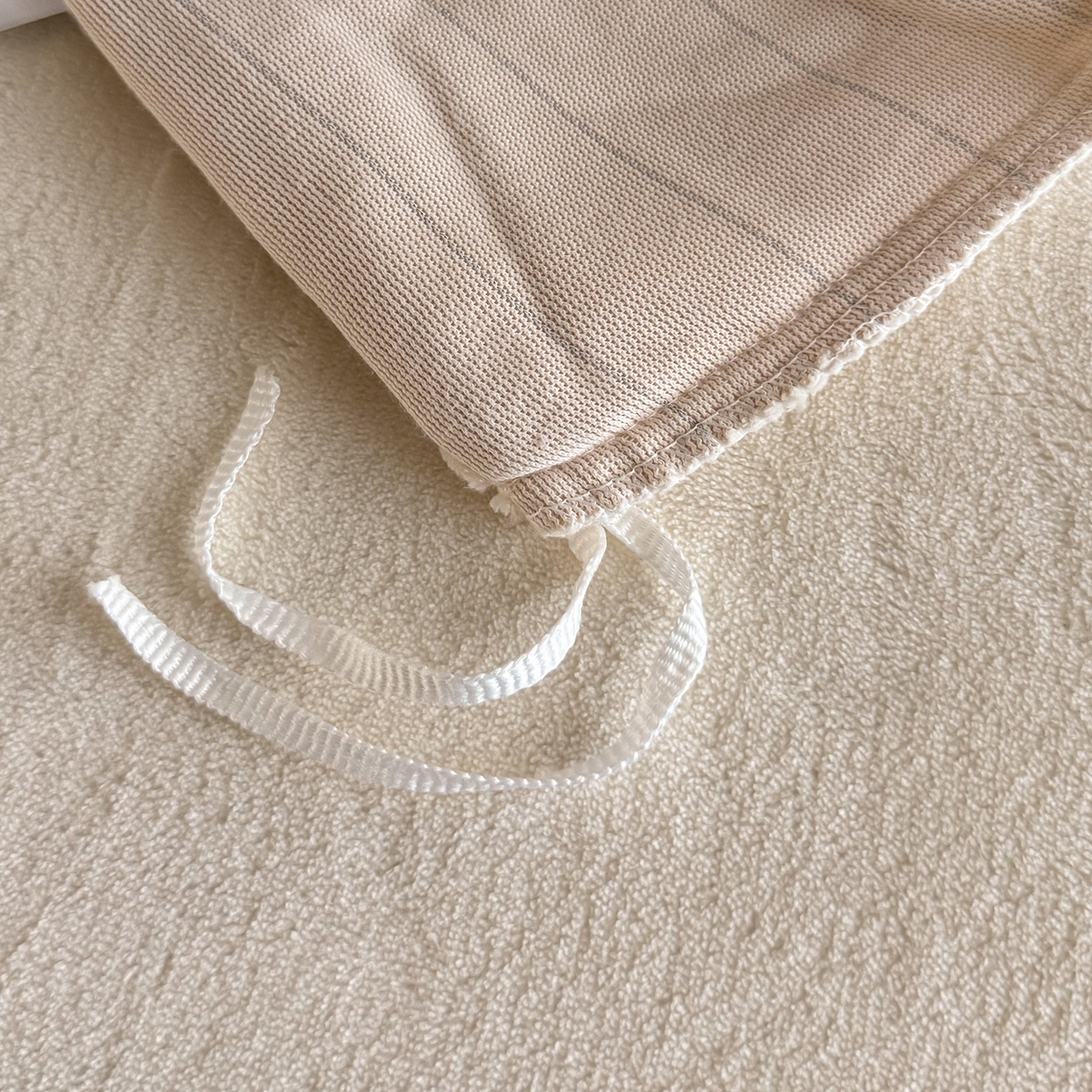 91家纺网 家纺一手货源 找家纺 锦罗绣 2025新款全消光烂花230克牛奶绒四件套 梦幻花园