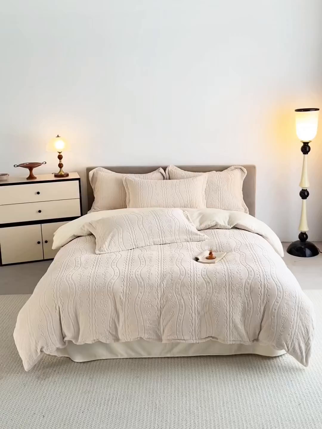 91家纺网 家纺一手货源 找家纺 锦罗绣 2025新款全消光烂花230克牛奶绒四件套 梦幻花园