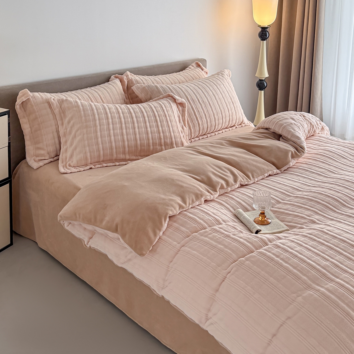 锦罗绣 2025新款全消光烂花230克牛奶绒四件套 向阳而生