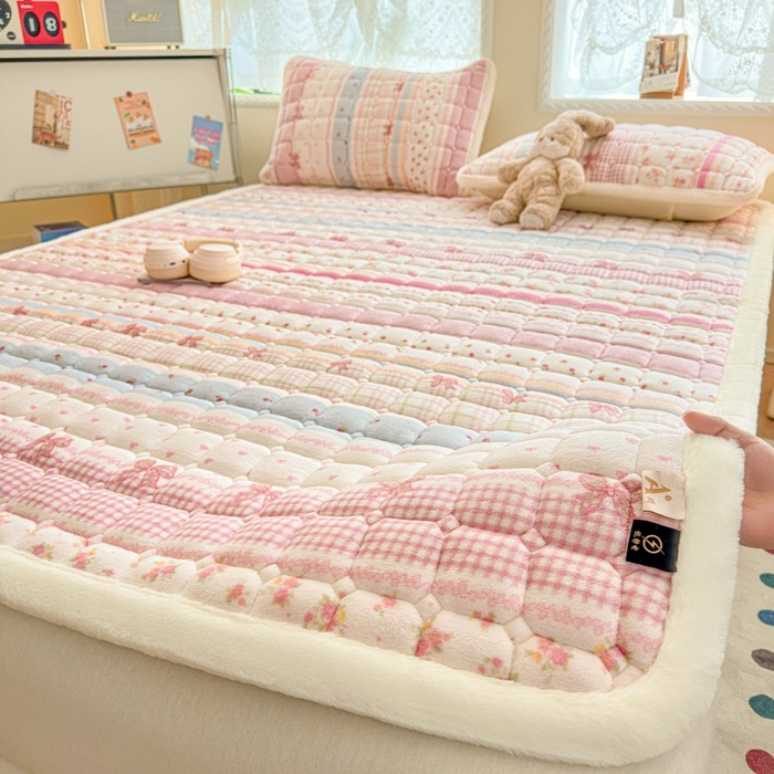 爱屋及屋 2025新款牛奶绒印花床垫-大床款 暖漾甜梦