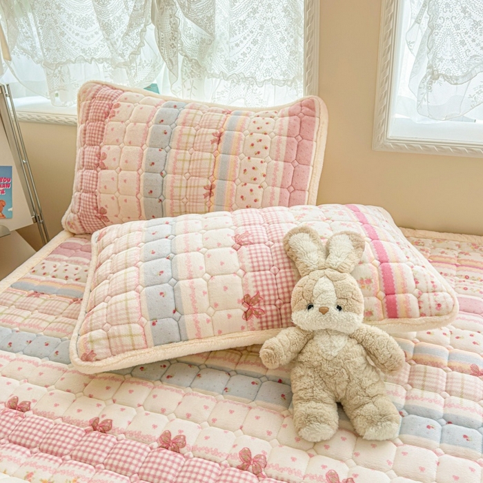 91家纺网 家纺一手货源 找家纺 爱屋及屋 2025新款牛奶绒印花床垫-大床款 暖漾甜梦