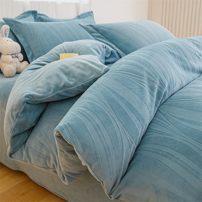 91家纺网 家纺一手货源 找家纺 锦罗绣 2025新款全消光烂花230克牛奶绒四件套 几何-蓝