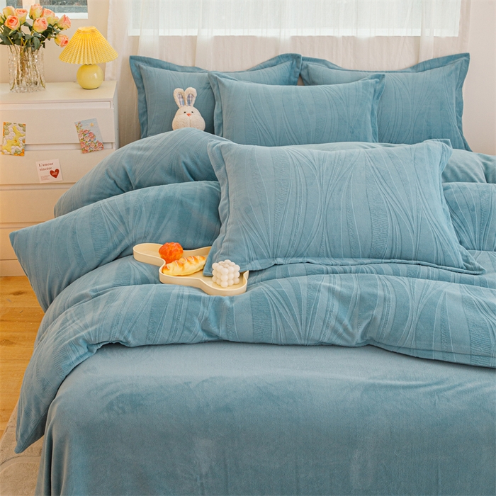 91家纺网 家纺一手货源 找家纺 锦罗绣 2025新款全消光烂花230克牛奶绒四件套 几何-蓝