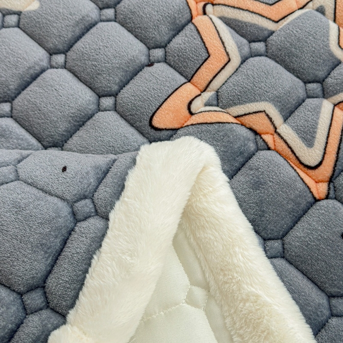 91家纺网 家纺一手货源 找家纺 爱屋及屋 2025新款牛奶绒印花床垫-大床款 星星灰