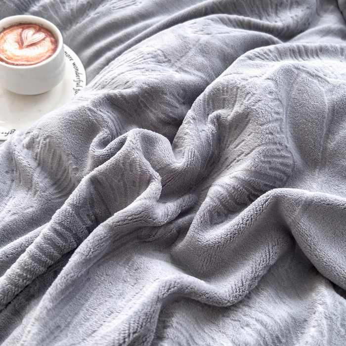 91家纺网 家纺一手货源 找家纺 锦罗绣 2025新款全消光烂花230克牛奶绒四件套 银杏叶-灰