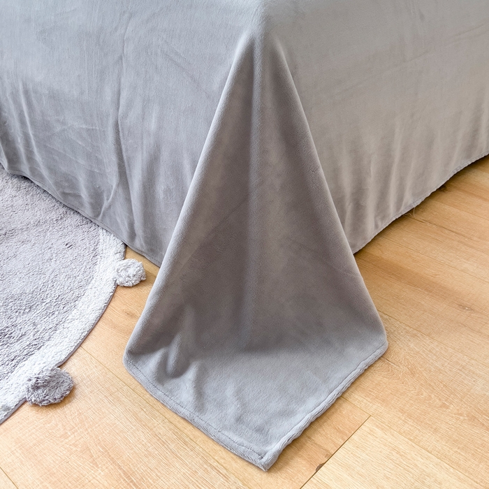 91家纺网 家纺一手货源 找家纺 锦罗绣 2025新款全消光烂花230克牛奶绒四件套 银杏叶-灰