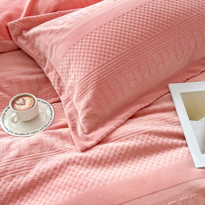 91家纺网 家纺一手货源 找家纺 锦罗绣 2025新款全消光烂花230克牛奶绒四件套 H-玉