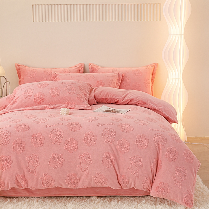 91家纺网 家纺一手货源 找家纺 锦罗绣 2025新款全消光烂花230克牛奶绒四件套 粉玫瑰