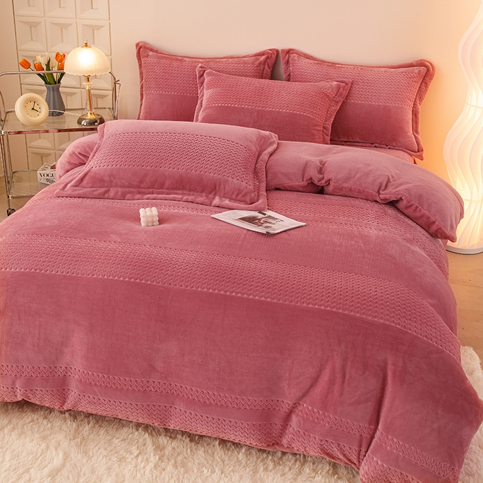 91家纺网 家纺一手货源 找家纺 锦罗绣 2025新款全消光烂花230克牛奶绒四件套 提花豆沙