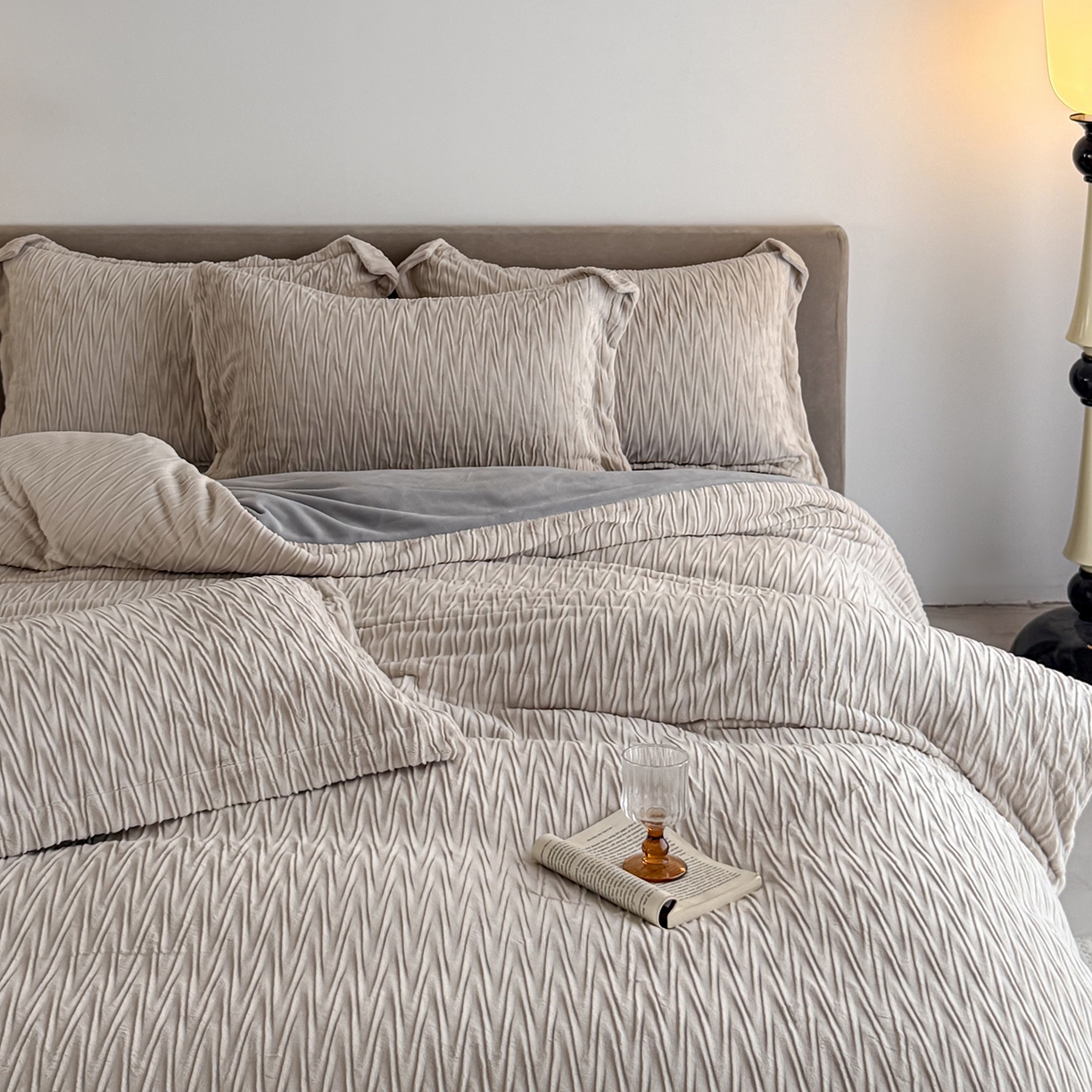 91家纺网 家纺一手货源 找家纺 （总）锦罗绣 2025新款全消光烂花230克牛奶绒单被套