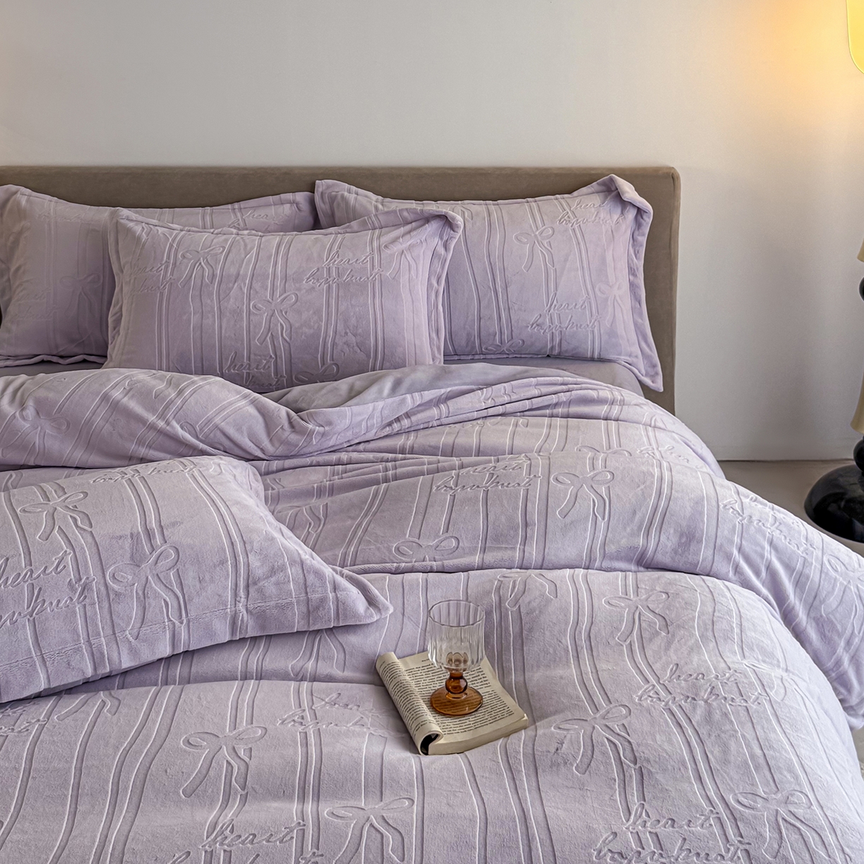 91家纺网 家纺一手货源 找家纺 锦罗绣 2025新款全消光烂花230克牛奶绒单被套 梵希