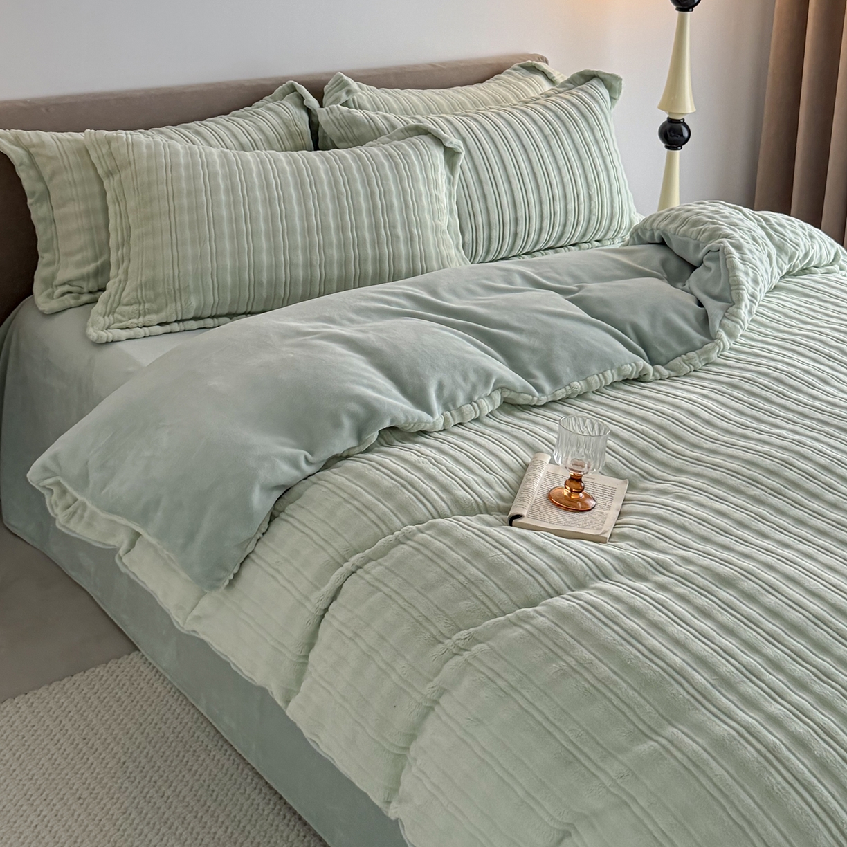 91家纺网 家纺一手货源 找家纺 锦罗绣 2025新款全消光烂花230克牛奶绒单被套 洛伊绿