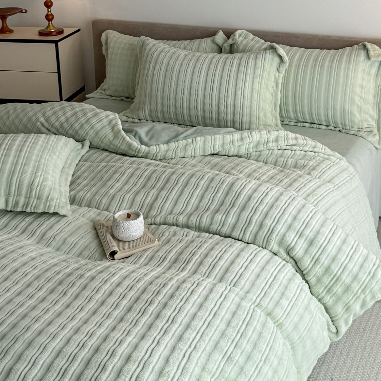 91家纺网 家纺一手货源 找家纺 锦罗绣 2025新款全消光烂花230克牛奶绒单被套 洛伊绿