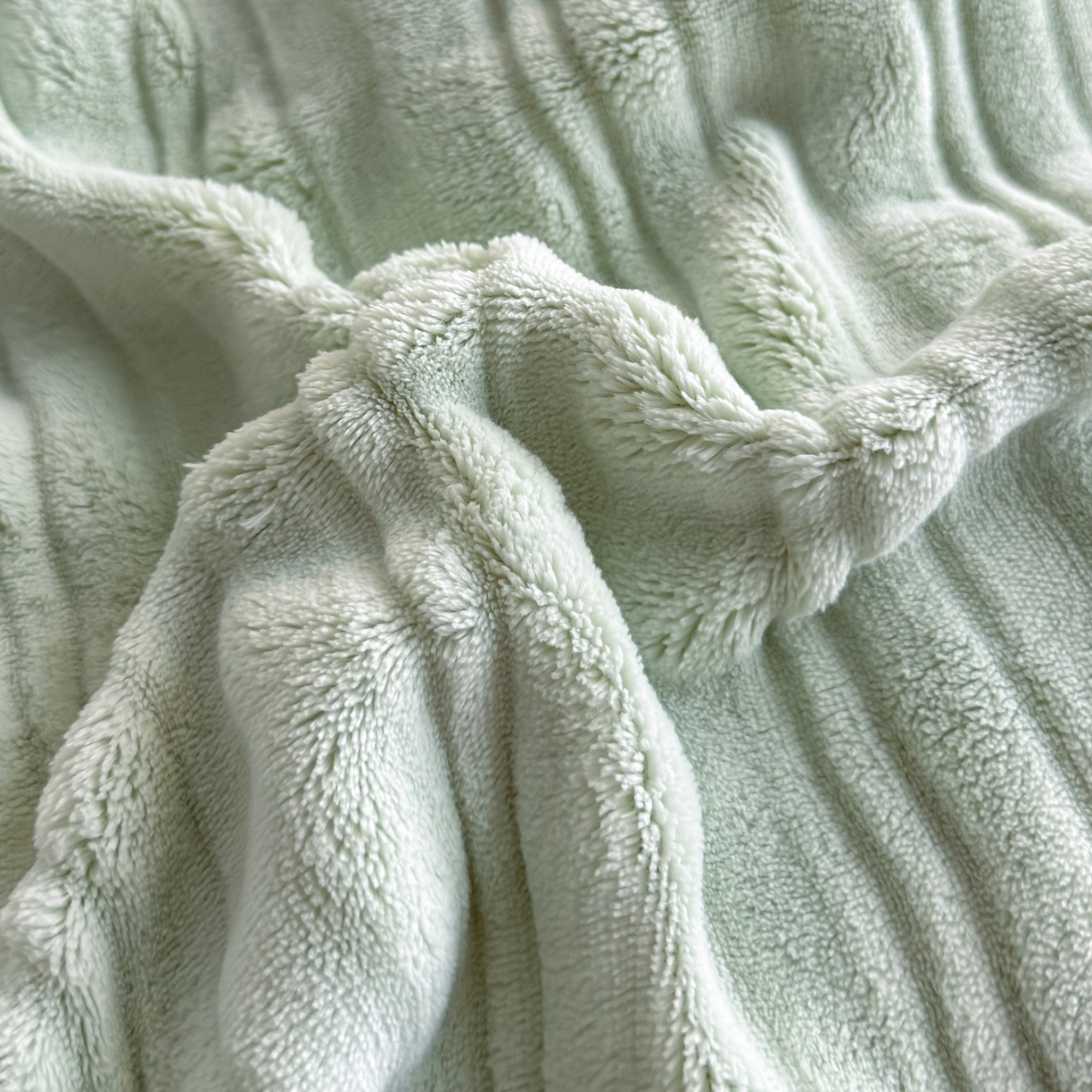 91家纺网 家纺一手货源 找家纺 锦罗绣 2025新款全消光烂花230克牛奶绒单被套 洛伊绿