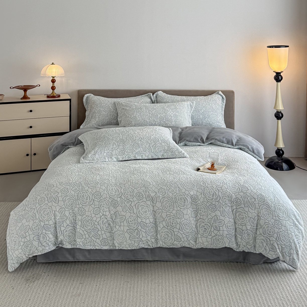 91家纺网 家纺一手货源 找家纺 锦罗绣 2025新款全消光烂花230克牛奶绒单被套 玫瑰香