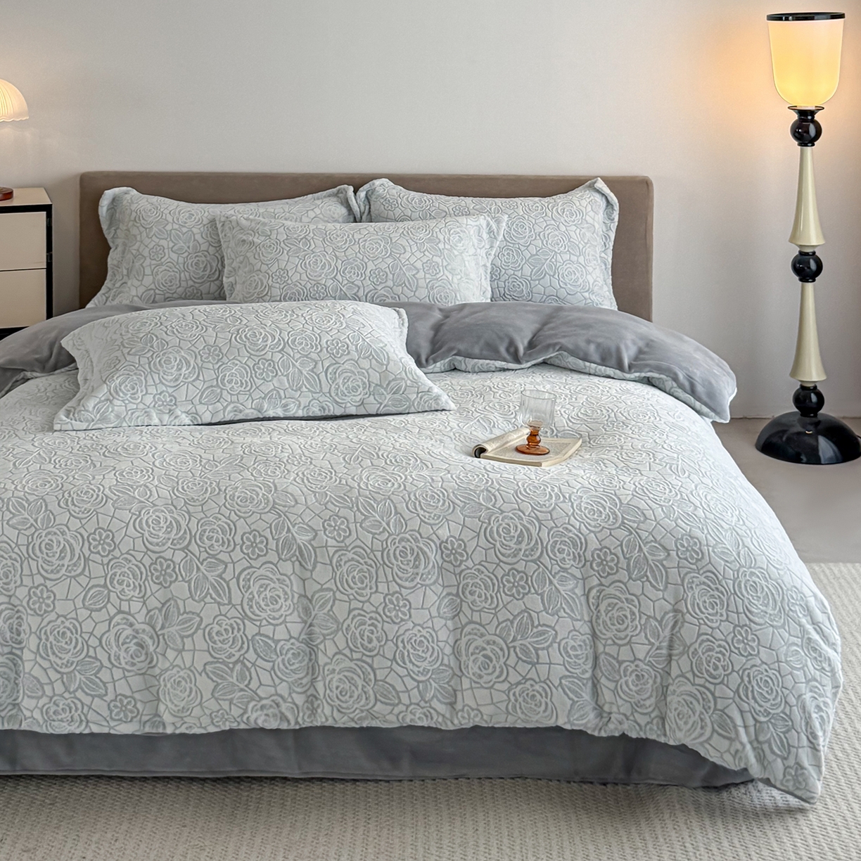 91家纺网 家纺一手货源 找家纺 锦罗绣 2025新款全消光烂花230克牛奶绒单被套 玫瑰香