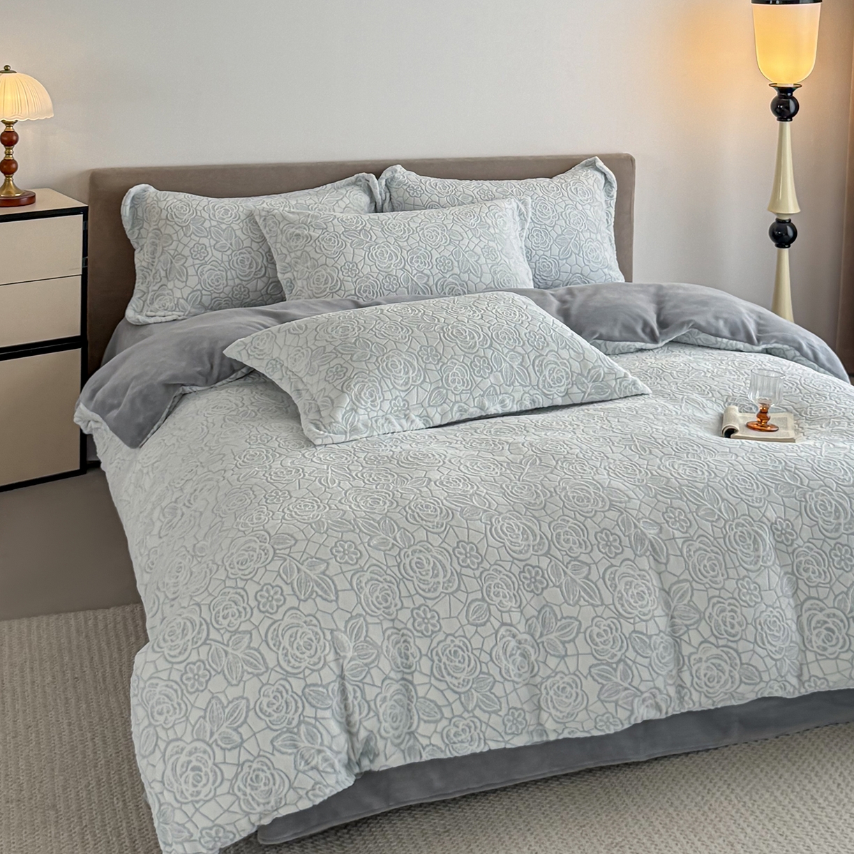 91家纺网 家纺一手货源 找家纺 锦罗绣 2025新款全消光烂花230克牛奶绒单被套 玫瑰香